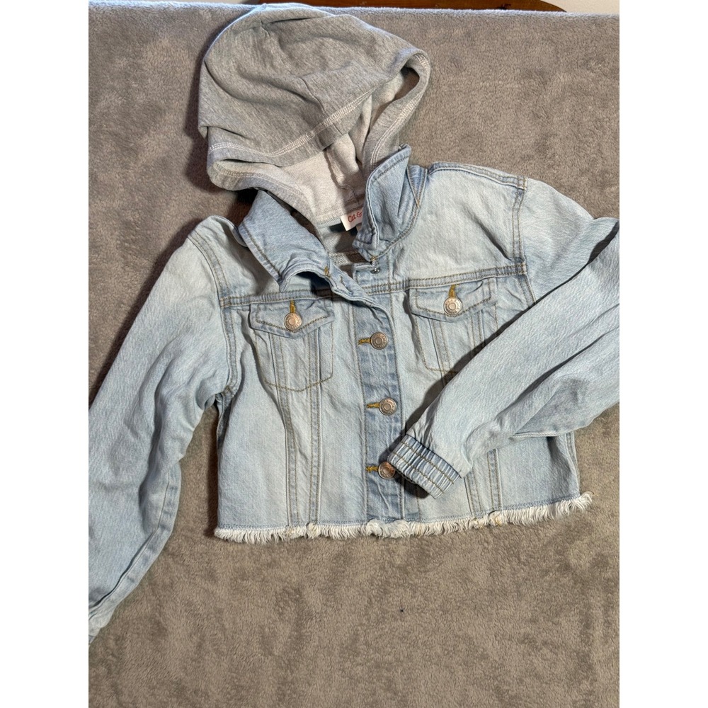 Cat & Jack Kids Light Wash Denim Jacket with Grey Hood Frayed Hem Size S 6/7